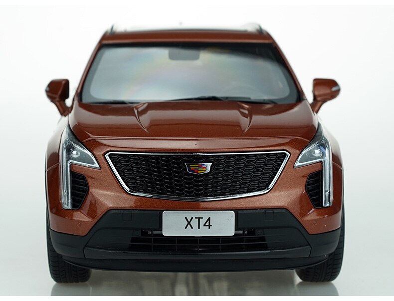Cadillac XT4 Car Model 1/18 Scale Off-road SUV Alloy Simulation Collection Souvenir Static Ornaments Adult Gift Collection