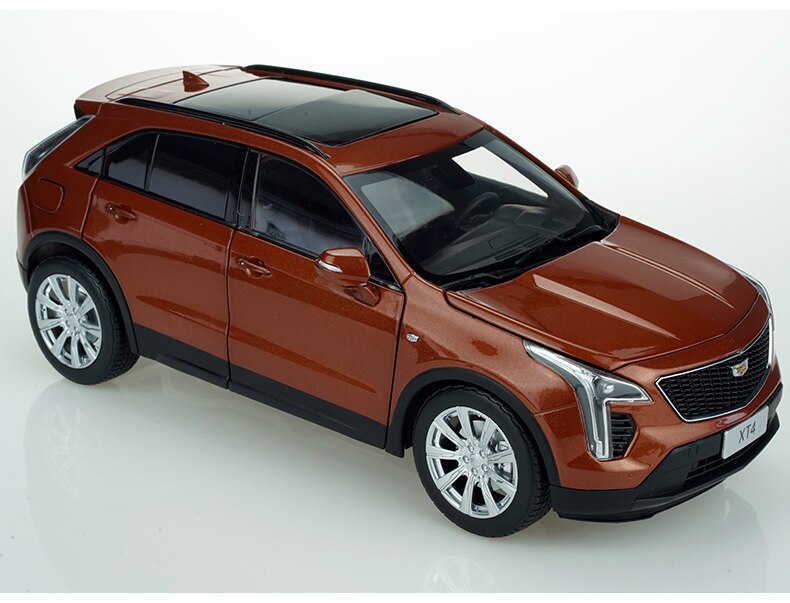 Cadillac XT4 Car Model 1/18 Scale Off-road SUV Alloy Simulation Collection Souvenir Static Ornaments Adult Gift Collection