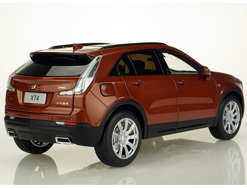 Cadillac XT4 Car Model 1/18 Scale Off-road SUV Alloy Simulation Collection Souvenir Static Ornaments Adult Gift Collection