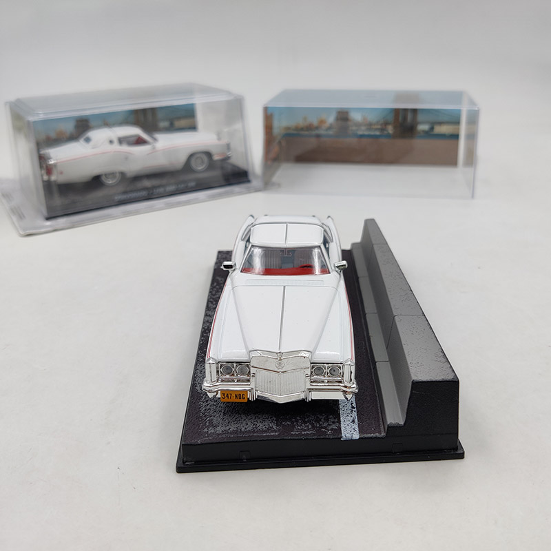 007 Movie 1:43 Scale CORVORADO LIVE AND LET Car Model Alloy Diecast & Toy Vehicle for Collection Collectible Gift Souvenir Show