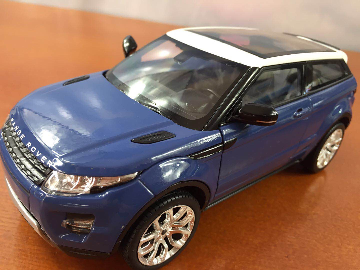 Welly 1:24 Scale Land Rover Range Rover Evoque Defender Off-road Vehicle SUV Simulation Car Model Sports Version Collection Gift