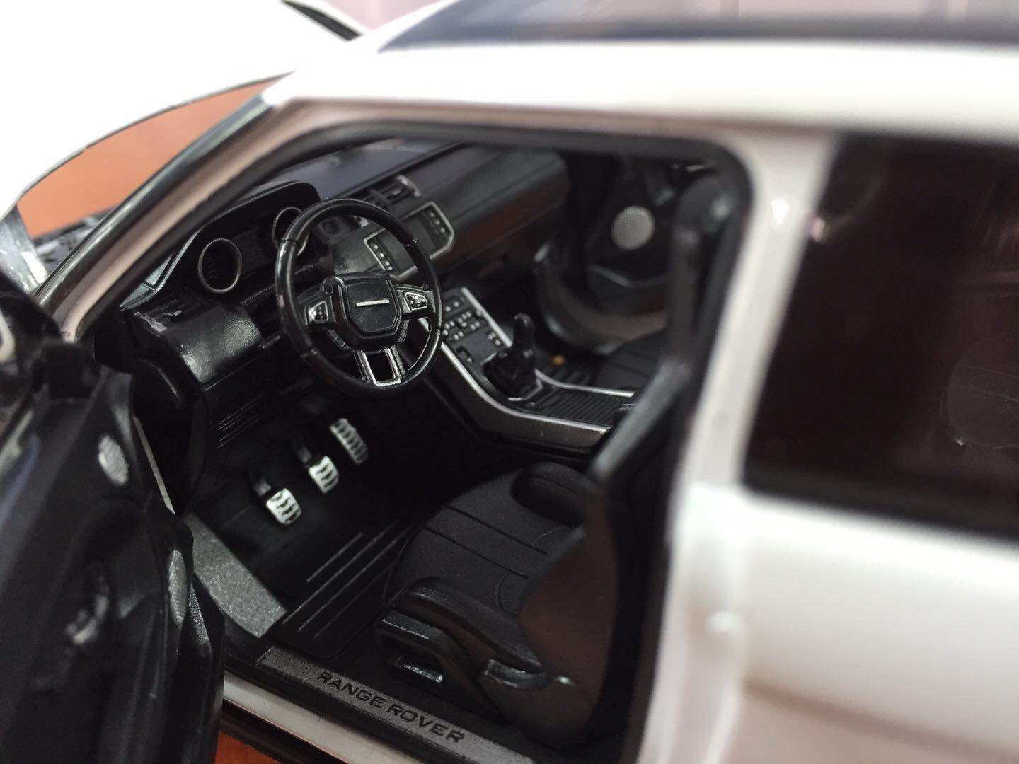 Welly 1:24 Scale Land Rover Range Rover Evoque Defender Off-road Vehicle SUV Simulation Car Model Sports Version Collection Gift