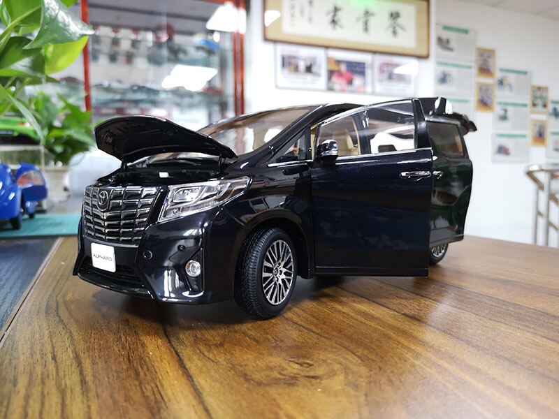 Toyota Alpha Car Model For 1:18 Scale Business Car Van Alloy Simulation auto Die-casting Model Collection Gift Adult Toy vehicle