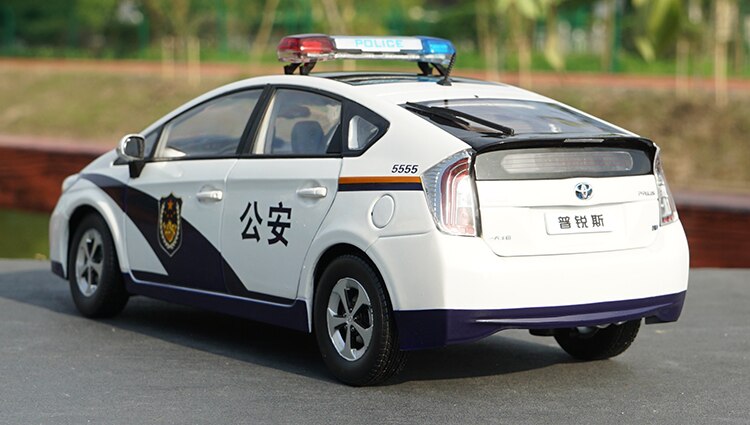 1:18 Scale Toyota Prius Police Car Hybrid Car Simulation Alloy Family Car Toy Die-cast Model Adult Collection Gift Souvenir