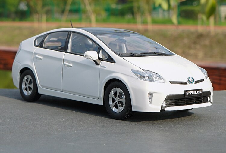 1:18 Scale Toyota Prius Police Car Hybrid Car Simulation Alloy Family Car Toy Die-cast Model Adult Collection Gift Souvenir