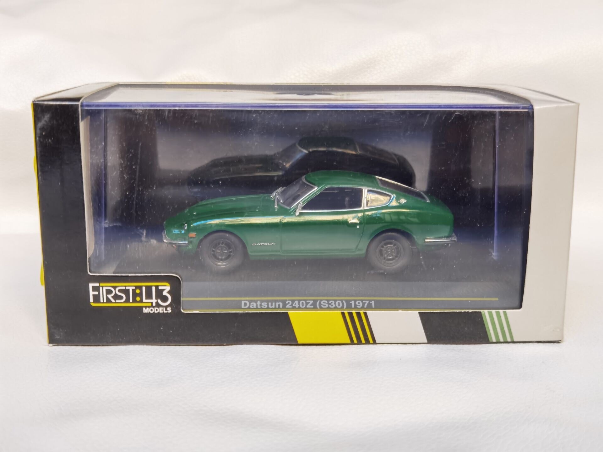 1:43 Scale Datsun 240Z S30 1971 Alloy Car Model Classic Die-casting Metal Sports Car Vehicle Collection Gift Ornament Souvenir