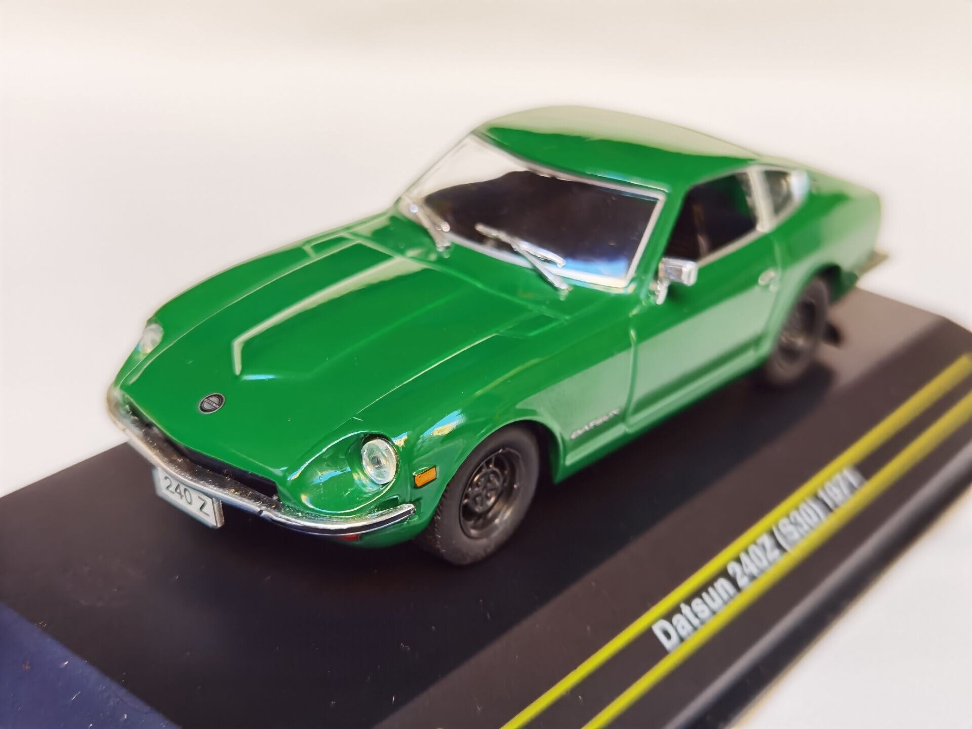 1:43 Scale Datsun 240Z S30 1971 Alloy Car Model Classic Die-casting Metal Sports Car Vehicle Collection Gift Ornament Souvenir