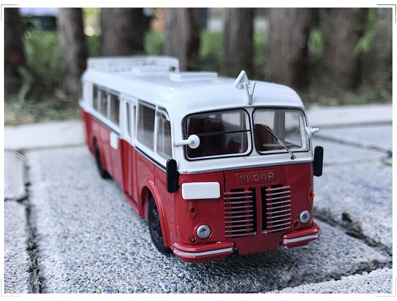 1:64 Die-casting Beijing No. 5 Bus Model Skoda 760RO Trailer City Shuttle Bus Conference Table Static Decoration Christmas Gift 1:64 Die-casting Beijing No. 5 Bus Model Skoda 760RO Trailer City Shuttle Bus Conference Table Static Decoration Christmas Gift