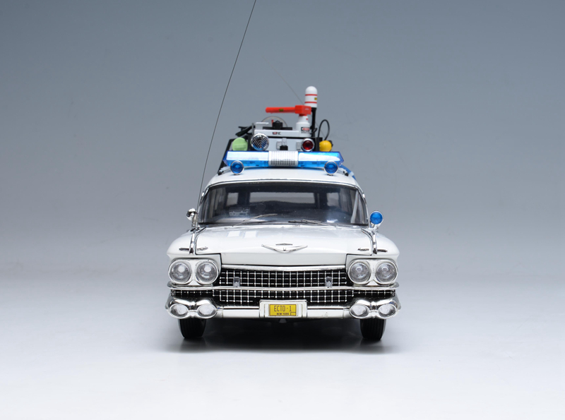 Fine Version Elite Ghostbusters Ecto 1/18 Scale Car Model Metal Diecast Toy Vehicle for Adult Collection Gifts Toys