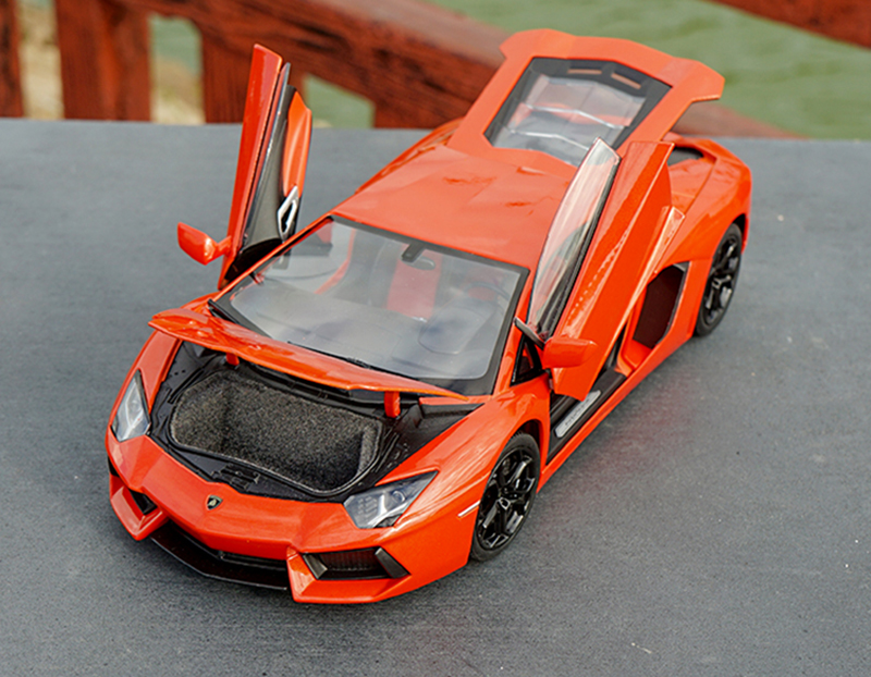 Sports car model 1:18 scale original LP700-4 alloy car model die-cast metal car toy collection souvenir kids children gift