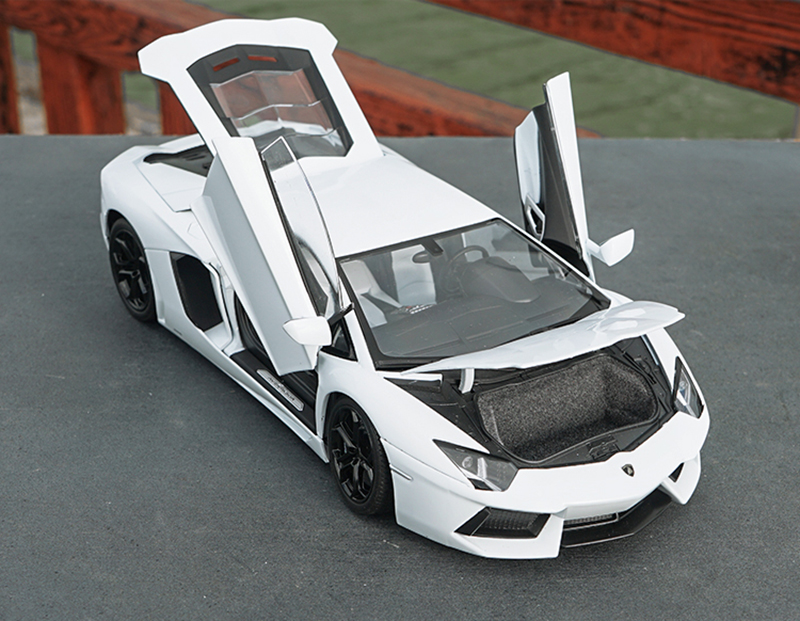 Sports car model 1:18 scale original LP700-4 alloy car model die-cast metal car toy collection souvenir kids children gift