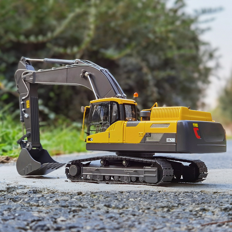 EC3500 Large Excavator 1:35 Simulation Alloy Excavator Engineering Vehicle Model Collection Static Ornaments Adult Gift Display