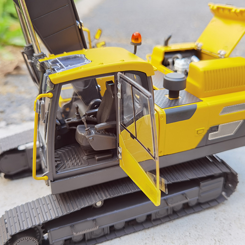 EC3500 Large Excavator 1:35 Simulation Alloy Excavator Engineering Vehicle Model Collection Static Ornaments Adult Gift Display