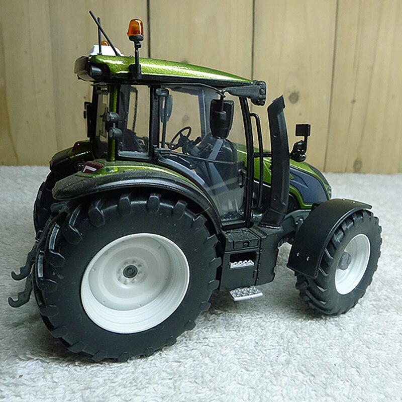 Valtra G135 Limited Edition Truck 1:32 Scale Simulation Alloy Tractor Agricultural Vehicle Transport Front Die-casting Model