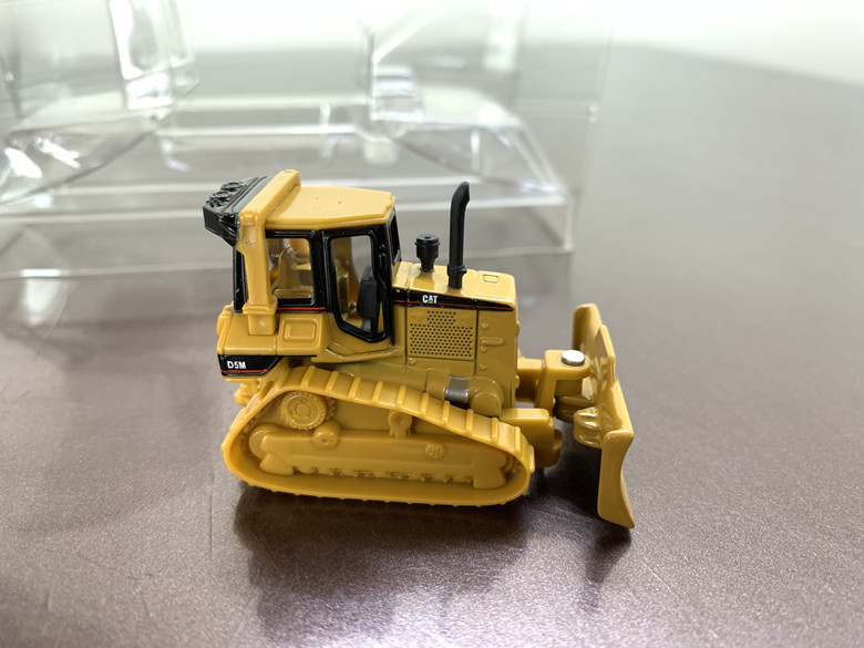 1:87 Scale Diecast Alloy Bulldozer Excavator Model Metal CAT D5M Grader Collection Souvenir Ornaments Display Vehicle Boys Gift