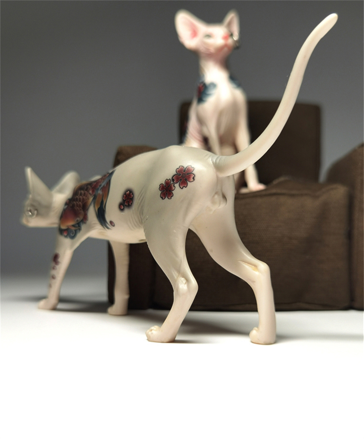 JxK 1:6 Scale Tattoo Canadian Hairless Cat Pet Sphynx Healing Figure Felidae Animal Collector Toy Resin Desktop Decoration Gift