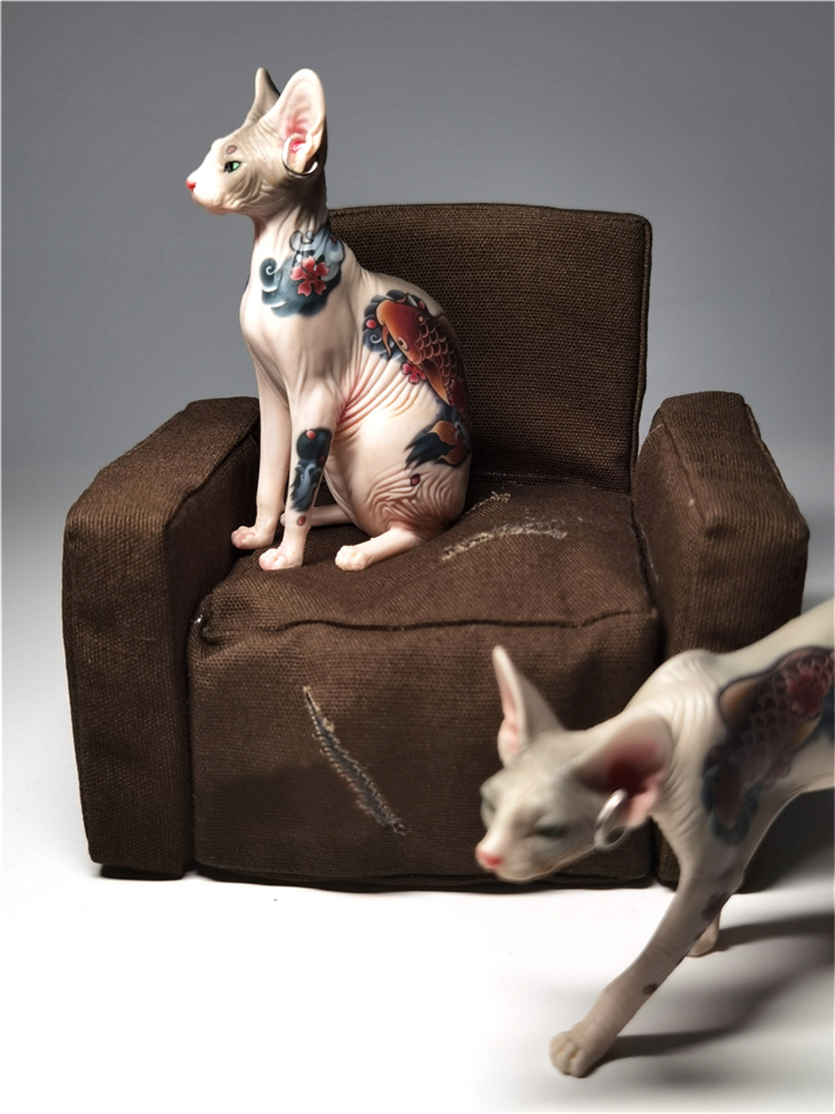 JxK 1:6 Scale Tattoo Canadian Hairless Cat Pet Sphynx Healing Figure Felidae Animal Collector Toy Resin Desktop Decoration Gift