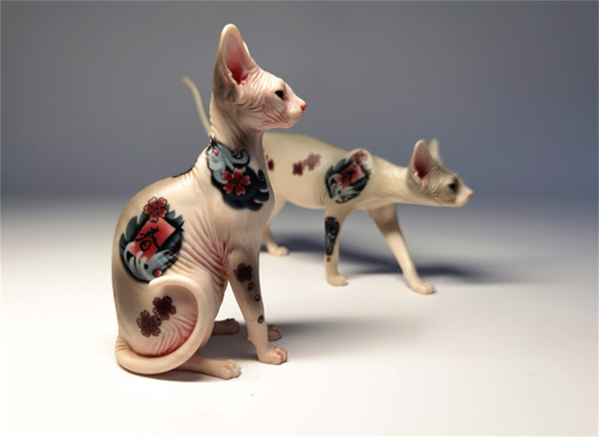 JxK 1:6 Scale Tattoo Canadian Hairless Cat Pet Sphynx Healing Figure Felidae Animal Collector Toy Resin Desktop Decoration Gift