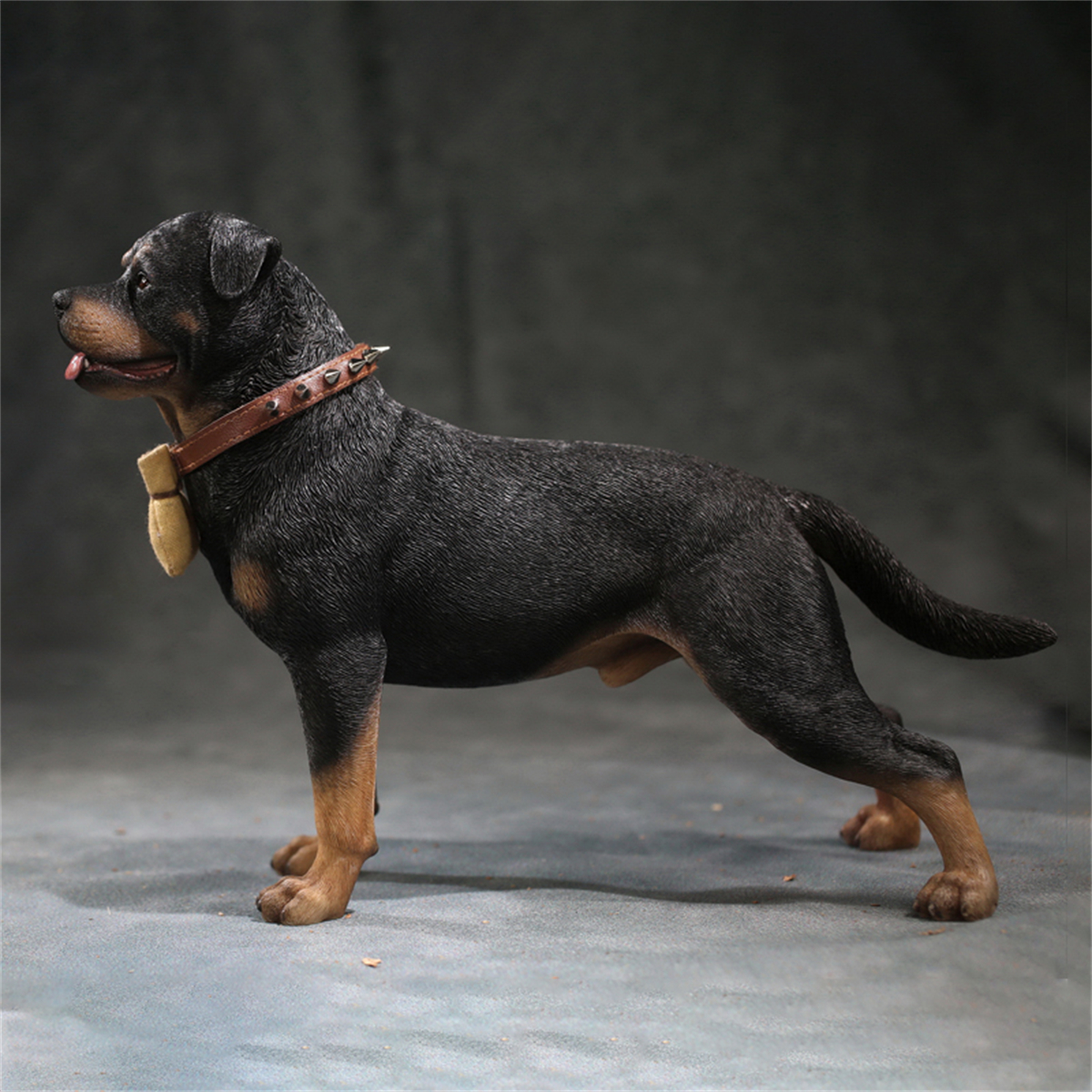 Mr.Z Studio 1:6 Rottweiler Figure Cute Police Pet Dog Animal Model Collector Decor Kid Gift Resin Office Desktop Accessories Mr.Z Studio 1:6 Rottweiler Figure Cute Police Pet Dog Animal Model Collector Decor Kid Gift Resin Office Desktop Accessories