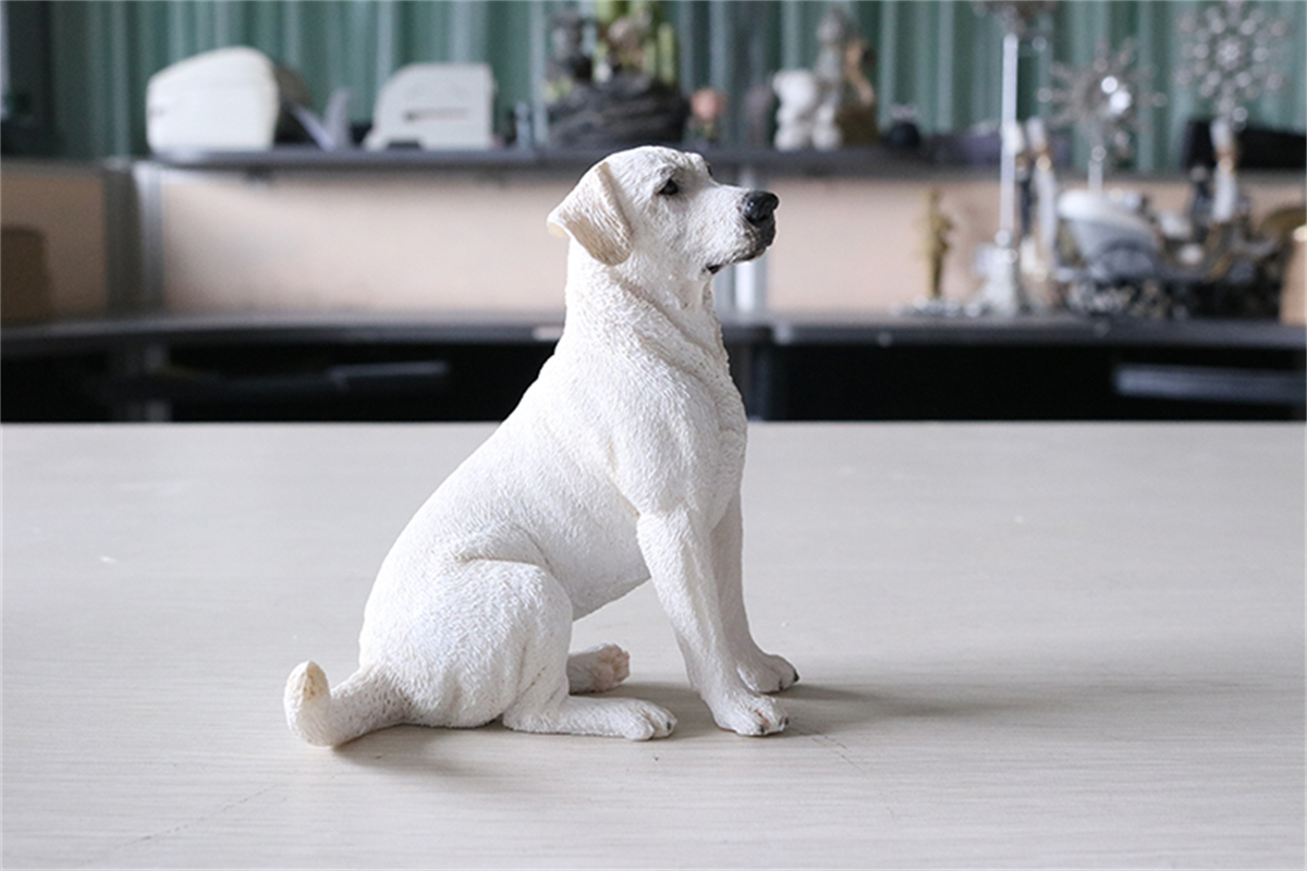 JJM Sit Labrador Retriever Dog Pet Figure Animal Car Decoration Model Toy Crafts Souvenirs Gift Decor Vehicle Simulation Unisex