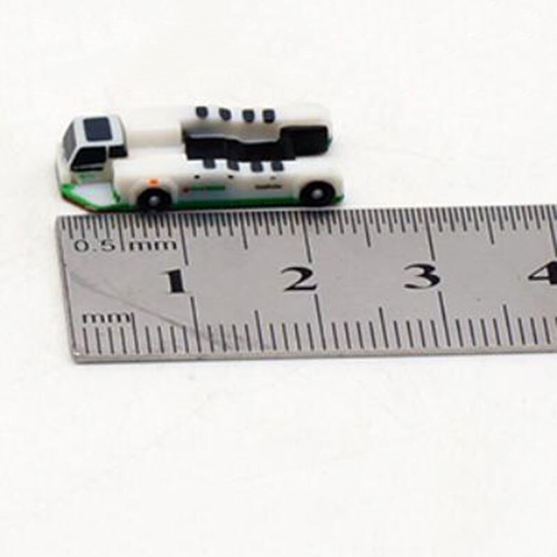 1:400 scale airplane model trailer tow truck for aircraft plane scene display toy model 1:400 scale airplane model trailer tow truck for aircraft plane scene display toy model