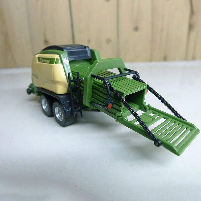 1/87 Scale for Krone Big Pack 1290 Hay baler Agricultural machinery Truck Diecast Alloy Metal Model Collection Toy 1/87 Scale for Krone Big Pack 1290 Hay baler Agricultural machinery Truck Diecast Alloy Metal Model Collection Toy