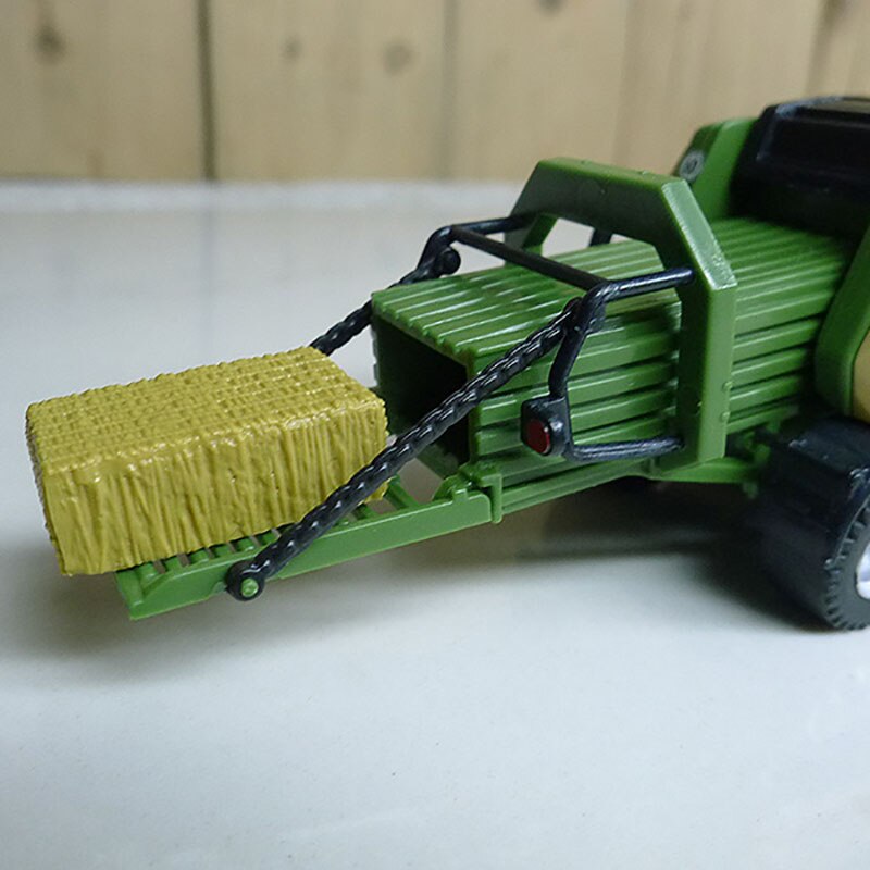 1/87 Scale for Krone Big Pack 1290 Hay baler Agricultural machinery Truck Diecast Alloy Metal Model Collection Toy 1/87 Scale for Krone Big Pack 1290 Hay baler Agricultural machinery Truck Diecast Alloy Metal Model Collection Toy