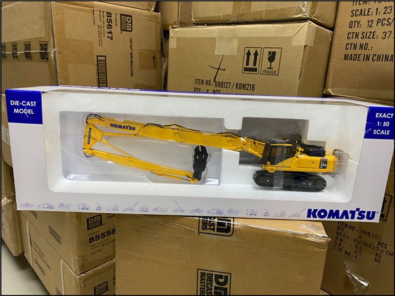 Diecast 1:50 Scale for KOMATSU PC450LC-8 Engineering Vehicle Alloy Demolition Pliers Excavator Model Metal Truck Collection Toy