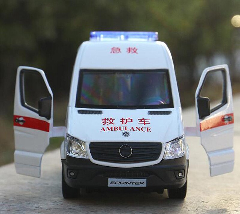 15CM 1:36 Scale Toy Car Metal Alloy Commerical Vehicle Ambulance Pull Back Diecasts Truck Model Toys F Children Collection 15CM 1:36 Scale Toy Car Metal Alloy Commerical Vehicle Ambulance Pull Back Diecasts Truck Model Toys F Children Collection
