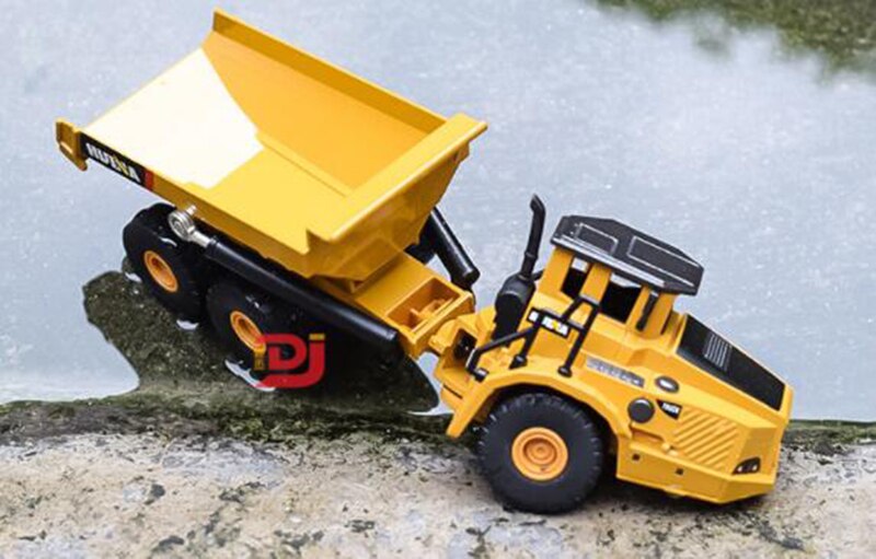 1/50 truck model Die-cast alloy metal car Tractor Articulated dump truck excavator model toy engineering toy for kids collection 1/50 truck model Die-cast alloy metal car Tractor Articulated dump truck excavator model toy engineering toy for kids collection