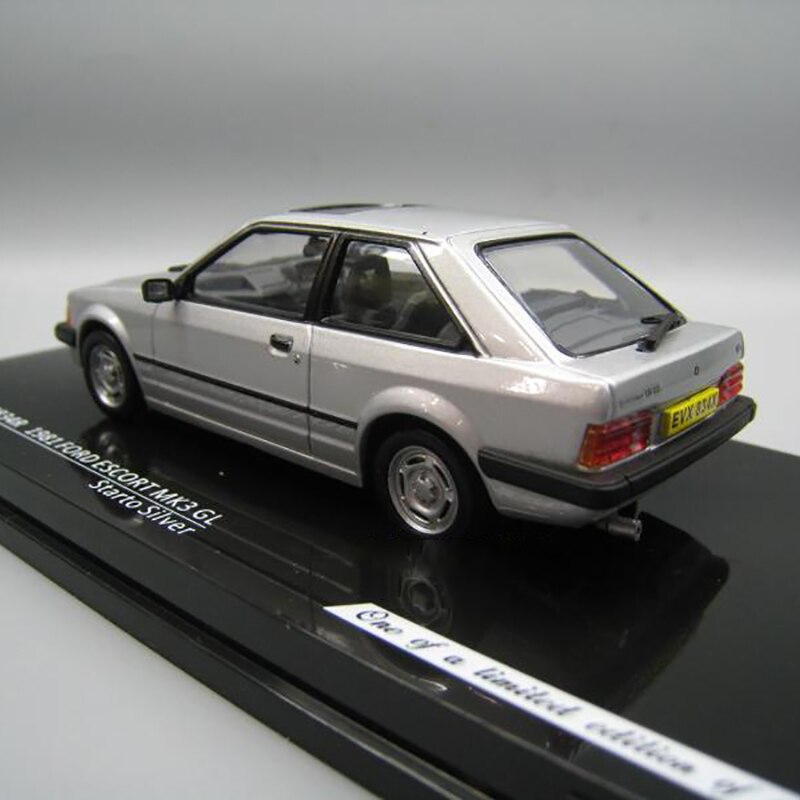 1:43 Scale Diecast Alloy Metal ESCORT MK3 GL Car Model Classic Metal Vehicle Model Toys Collection