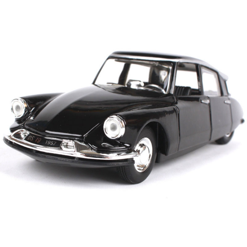 1:32 Scale Metal Alloy1955 Citroen DS19 Citroen Vintage & Romeo Spider Classic Car Model Diecast Vehicles Toys Collection