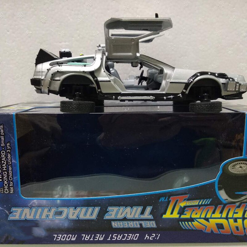 1/24 Scale Metal Alloy Car Diecast Model Part II Time Machine DMC-12 Model Toy Back to the Future Movie Fly Wheels Fold Version 1/24 Scale Metal Alloy Car Diecast Model Part II Time Machine DMC-12 Model Toy Back to the Future Movie Fly Wheels Fold Version
