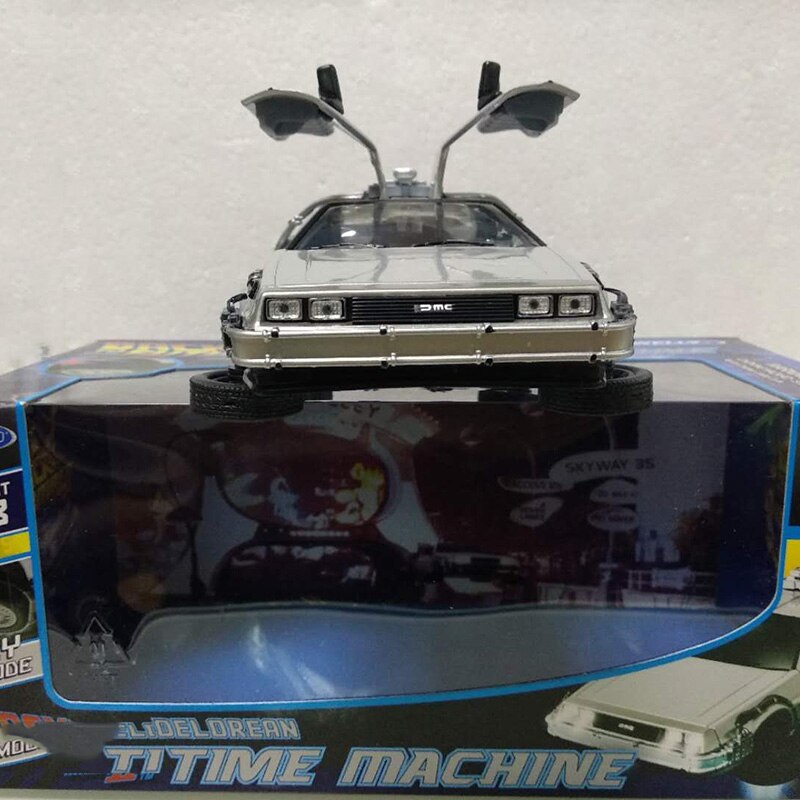 1/24 Scale Metal Alloy Car Diecast Model Part II Time Machine DMC-12 Model Toy Back to the Future Movie Fly Wheels Fold Version 1/24 Scale Metal Alloy Car Diecast Model Part II Time Machine DMC-12 Model Toy Back to the Future Movie Fly Wheels Fold Version