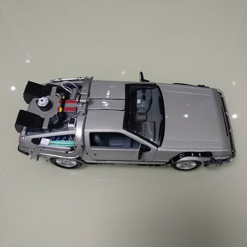 1/24 Scale Metal Alloy Car Diecast Model Part II Time Machine DMC-12 Model Toy Back to the Future Movie Fly Wheels Fold Version 1/24 Scale Metal Alloy Car Diecast Model Part II Time Machine DMC-12 Model Toy Back to the Future Movie Fly Wheels Fold Version