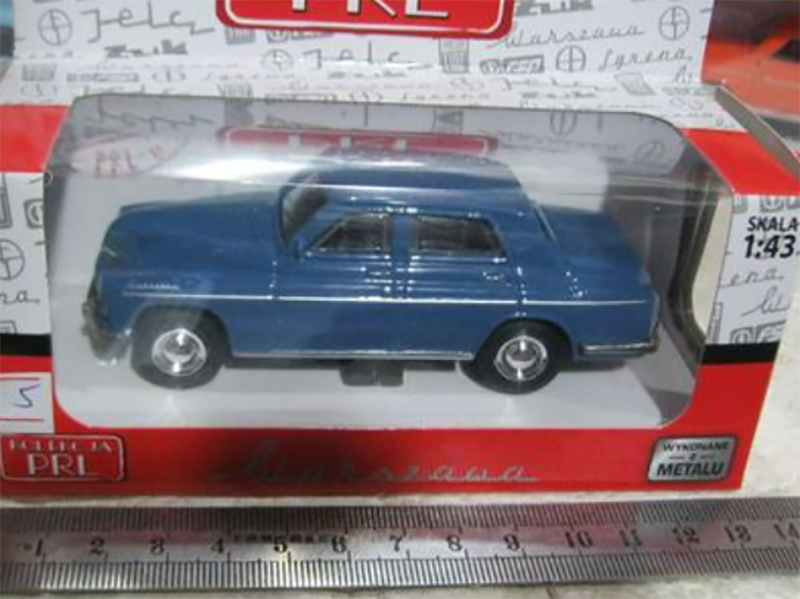 Diecast Alloy Model Car 1/43 for Classic M20 Warsaw warszawa sedan Police Ambulance Car Model Collection Display Toys