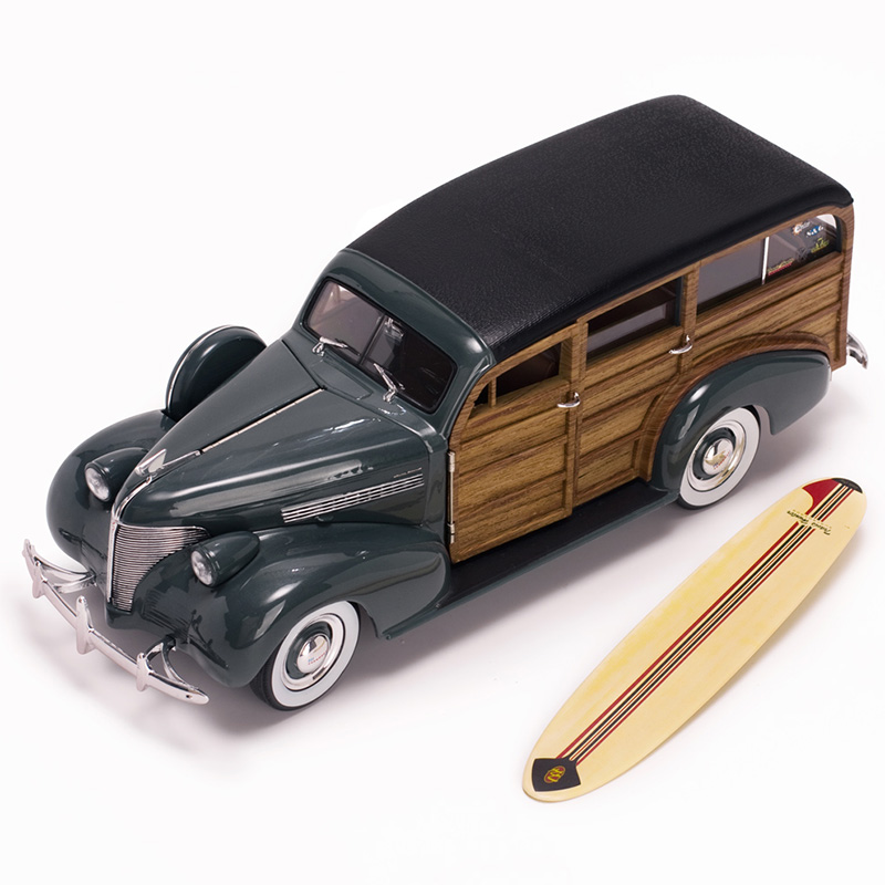 1/18 Scale Alloy Diecast 1939 Chevrolet Woody Surf Wagon Fleetmaster Car model Model Vehicles Toys for fans Collections