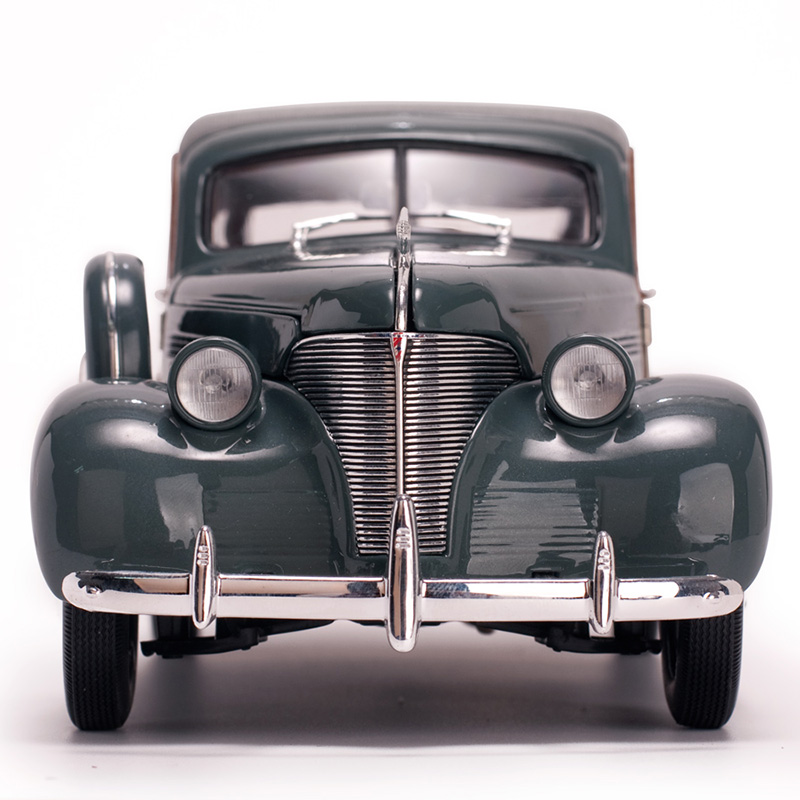 1/18 Scale Alloy Diecast 1939 Chevrolet Woody Surf Wagon Fleetmaster Car model Model Vehicles Toys for fans Collections