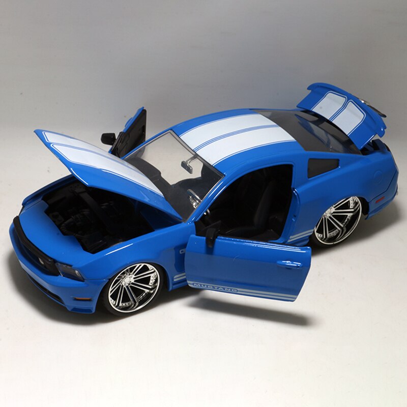 1:24 Scale Metal Alloy Classic Car Diecast Model Mustang GT Model Toy For Collection 1:24 Scale Metal Alloy Classic Car Diecast Model Mustang GT Model Toy For Collection
