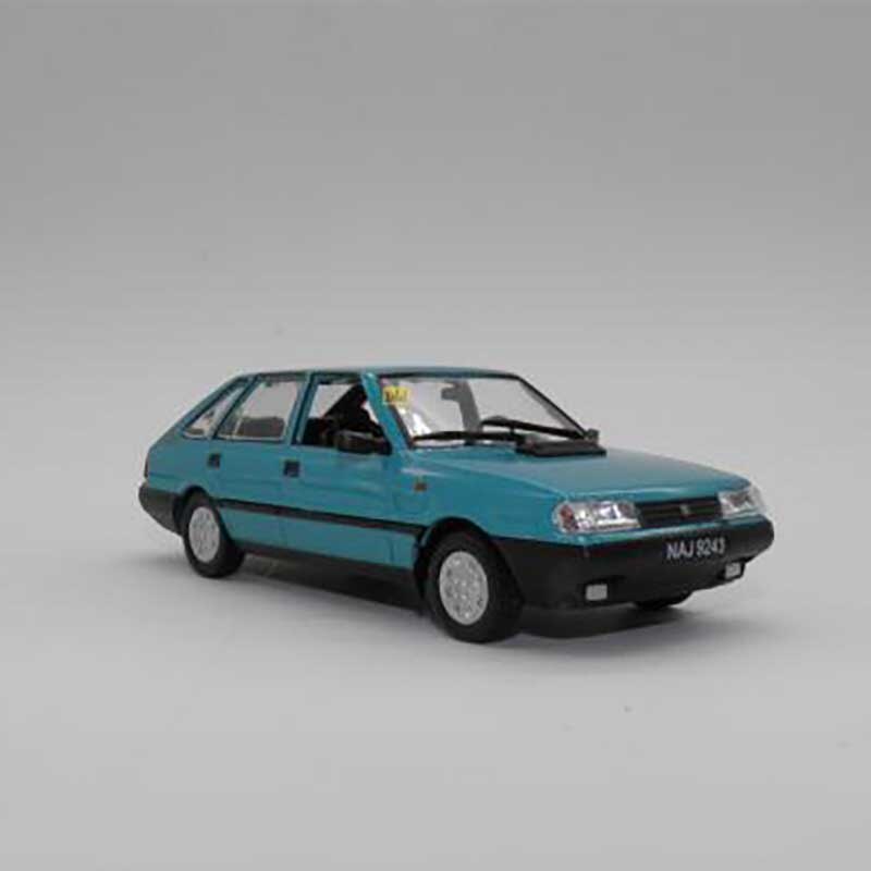 Diecast 1:43 Scale IST Polonez Caro Alloy metal Simulation Replica Car Model Decoration Adult Collection Display Gifts Souvenir