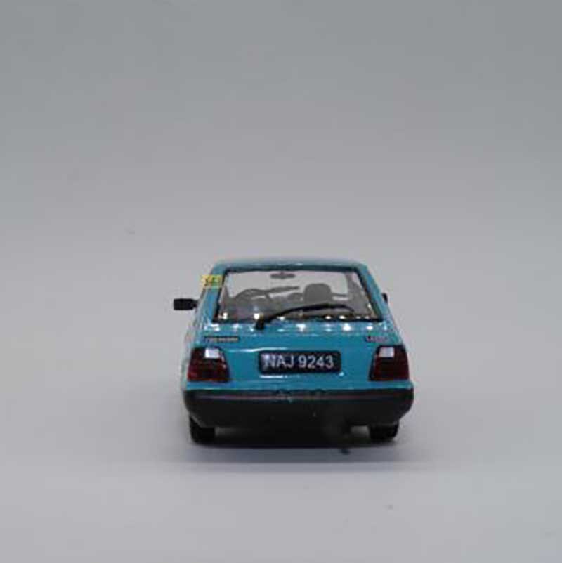 Diecast 1:43 Scale IST Polonez Caro Alloy metal Simulation Replica Car Model Decoration Adult Collection Display Gifts Souvenir