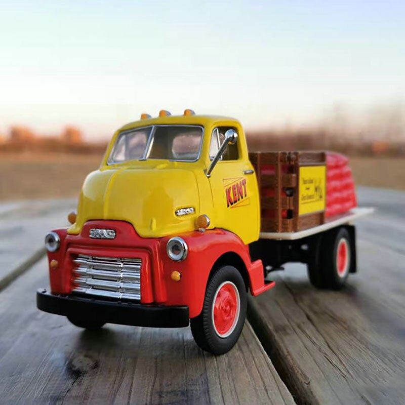 Diecast 1:34 Scale for Classic 1952 GMC KENT Pick Up Half Stake Truck Vehicle Replica Model Collection Decoration Gifts Toys