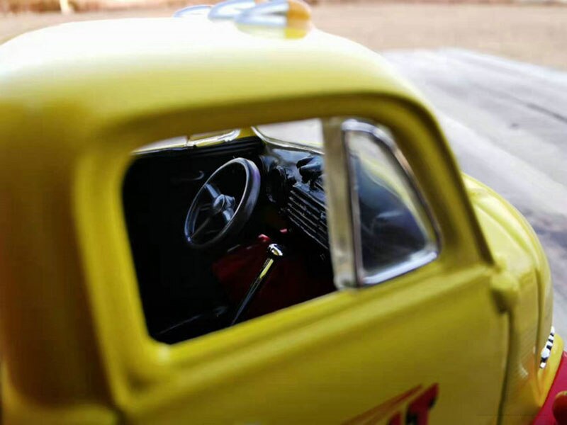 Diecast 1:34 Scale for Classic 1952 GMC KENT Pick Up Half Stake Truck Vehicle Replica Model Collection Decoration Gifts Toys