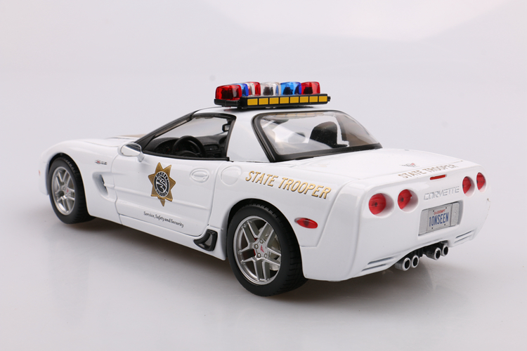 1:18 Diecast Alloy Corvette Z06 Police Sports Car Model Simulation Retro Collection Metal Vehicle Toy Traffic Artwork for Fans