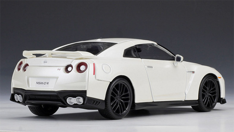 Car Model Toy 1:24 Scale Metal Alloy Classic Car Diecast alloy Model GTR Collection for Kids