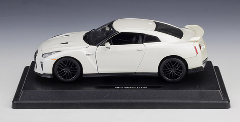 Car Model Toy 1:24 Scale Metal Alloy Classic Car Diecast alloy Model GTR Collection for Kids