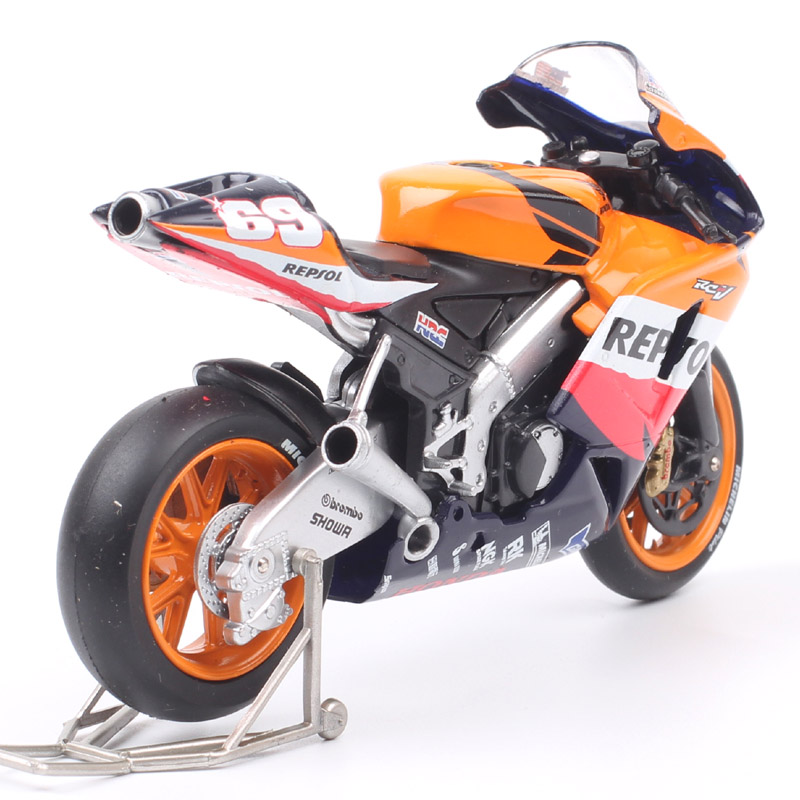 1:18 Scale Guiloy Honda RC211V Repsol #69 Nicky Hayden 2006 GP World Champion Motorcycle Model Diecast Moto Bike Toy Vehicles