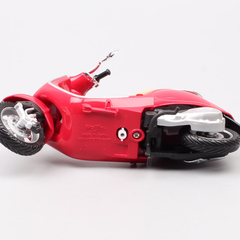 Children's 1/12 Maisto Pi&shy;ag&shy;gio vespa Primavera 150 scooter toy Motorcycle scales diecast model touring bike thumbnails vehicle