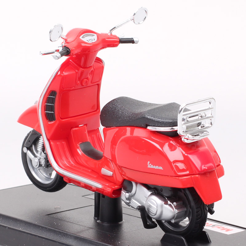 Children's 1:18 Scale Maisto Piaggio 2017 VESPA GTS 300 Super Scooter Motorcycle Diecast Vehicles Sport Bike Toy Models Souvenir