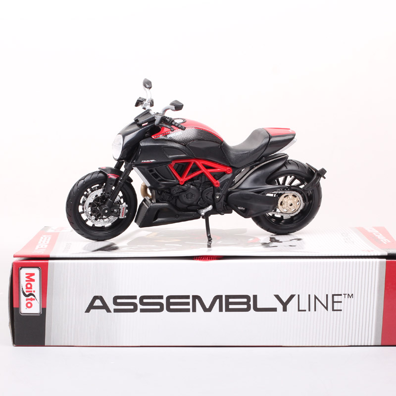 kit set 1:12 scales Maisto Assembly line ducati Diavel cruiser bike model Diecasts & Toy Vehicles motorcycle 2011 DIY childrens kit set 1:12 scales Maisto Assembly line ducati Diavel cruiser bike model Diecasts & Toy Vehicles motorcycle 2011 DIY childrens
